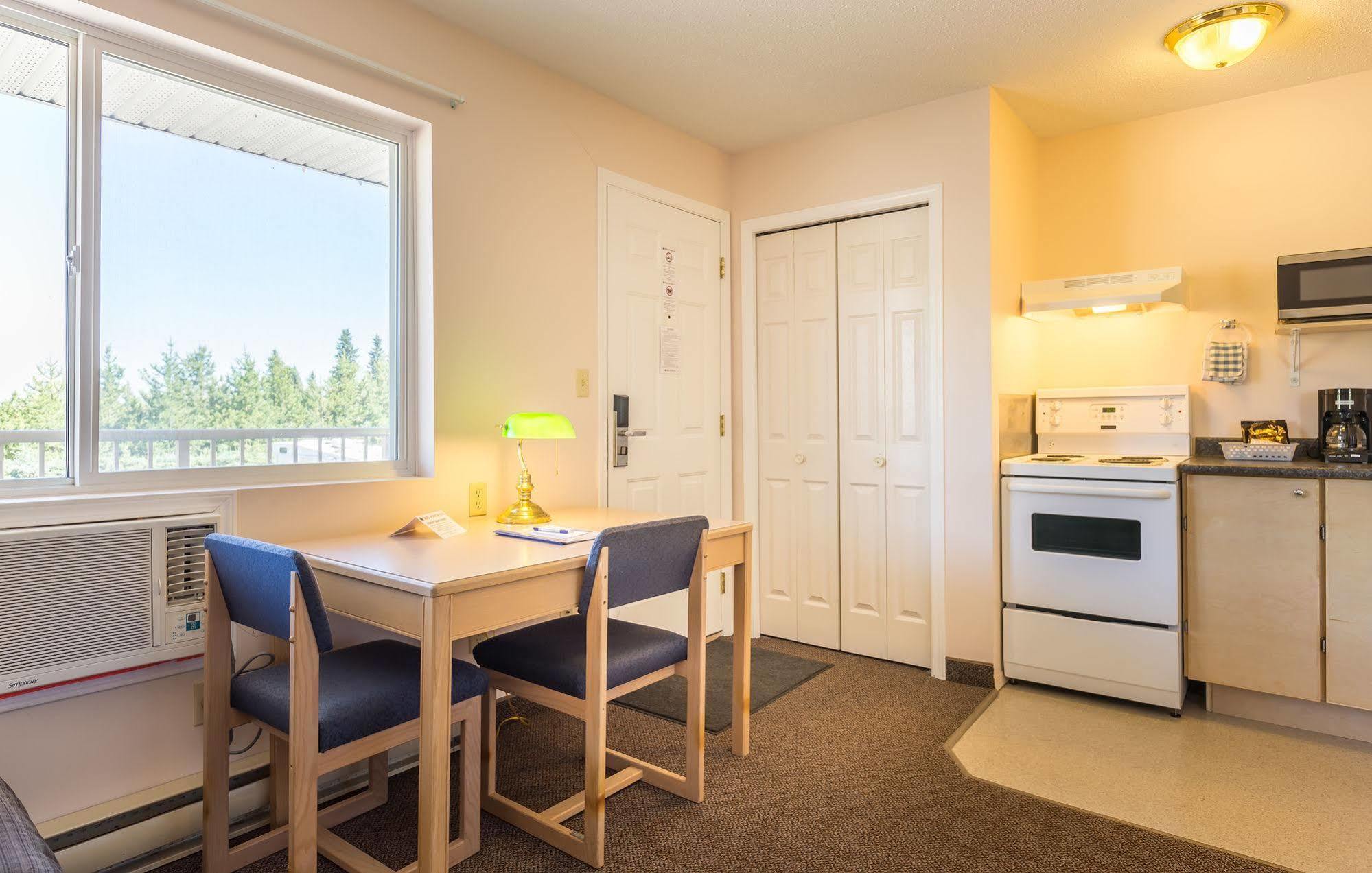 Bon Voyage 3* Prince George